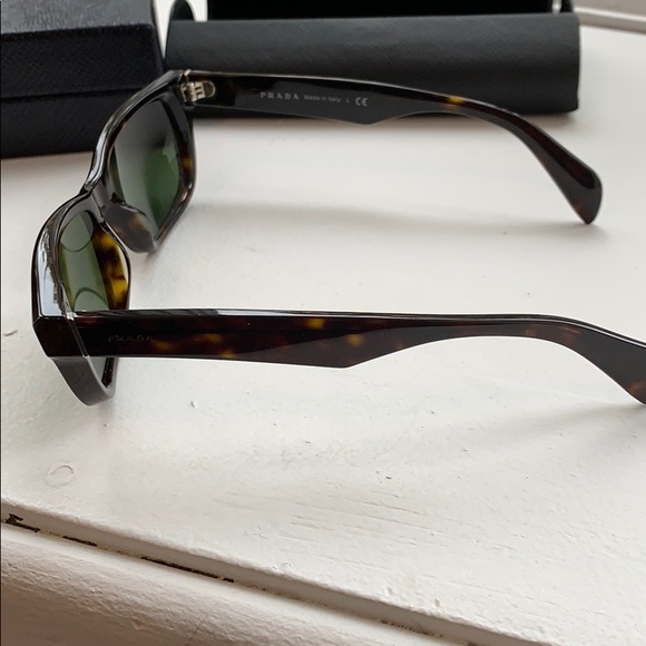 Women’s Prada Sunglasses Brand New - Picture 3 of 3